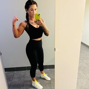 Meet your Posher, Hailey